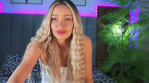 Risha online show from April 4, 2026, 1:04 am