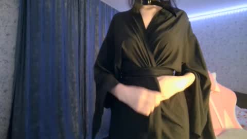 Nicole online show from October 20, 2025, 6:19 pm