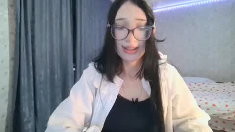 Nicole online show from October 28, 2025, 6:54 pm