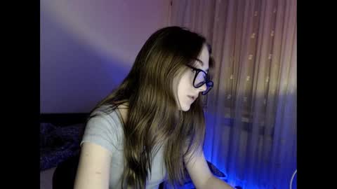 kisa____ online show from February 12, 2025, 3:38 pm
