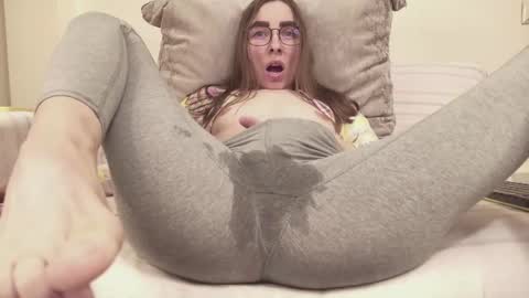 Snapshot of kiska_iriska chatting on October 27, 2025, 11:58 am Wet Girl online show from October 27, 2025, 11:58 am