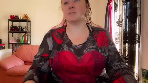 kissica online show from October 7, 2025, 10:23 am