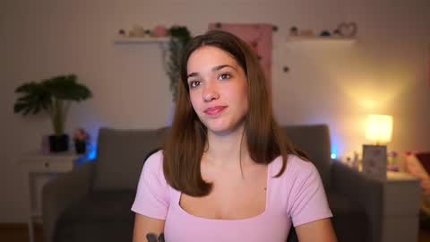 Snapshot of kissiecat chatting on December 2, 2025, 2:23 pm Sisi online show from December 2, 2025, 2:23 pm