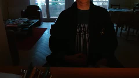 kisslog1 online show from February 14, 2026, 4:26 pm