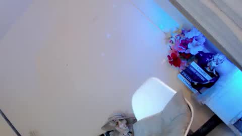 Snapshot of kissmebetter chatting on May 1, 2026, 12:37 am Saint Onicka online show from May 1, 2026, 12:37 am