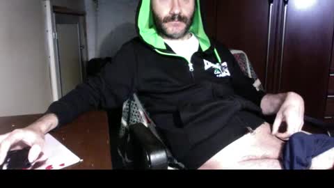 kissofbanned1983 online show from September 30, 2025, 7:46 am