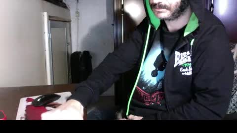 kissofbanned1983 online show from October 29, 2025, 11:01 am