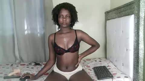 kisssmiles online show from September 22, 2025, 5:09 am