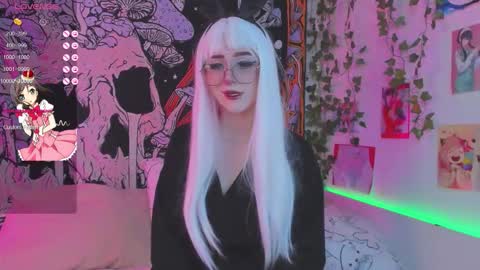 Kissthasky online show from October 6, 2025, 7:22 pm