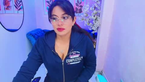 kitana_rose online show from September 18, 2025, 12:07 pm