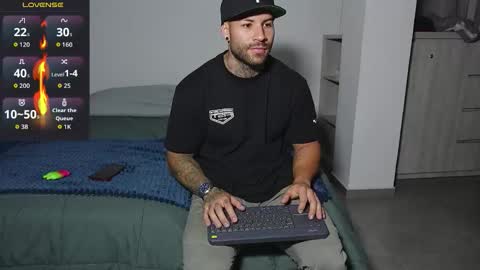 kite__ online show from September 27, 2025, 11:32 pm