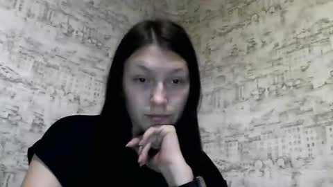 kiti_kitiss online show from February 5, 2025, 6:15 pm