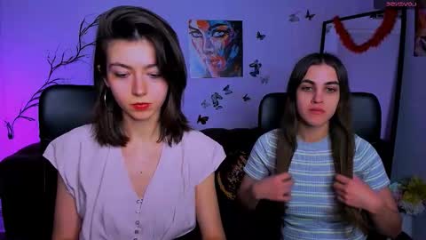 kitniss online show from December 22, 2025, 1:19 pm