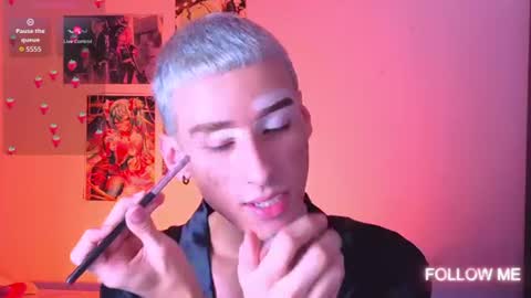 Snapshot of kitsuneplay_ chatting on July 13, 2026, 10:12 pm Salvatore online show from July 13, 2026, 10:12 pm