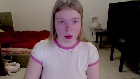 Jennyblonde and Emmabrunette online show from January 15, 2025, 4:43 pm
