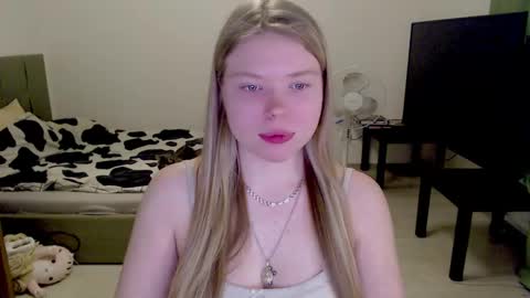 Jennyblonde and Emmabrunette online show from February 18, 2025, 9:42 pm