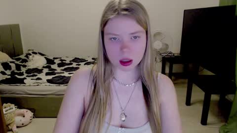 Jennyblonde and Emmabrunette online show from February 19, 2025, 9:47 pm