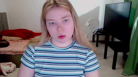 Snapshot of kitten_jenny01 chatting on February 24, 2026, 1:09 pm Jennyblonde and Emmabrunette online show from February 24, 2026, 1:09 pm