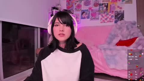 Snapshot of kittenmoon_ chatting on February 18, 2025, 2:59 am online show from February 18, 2025, 2:59 am