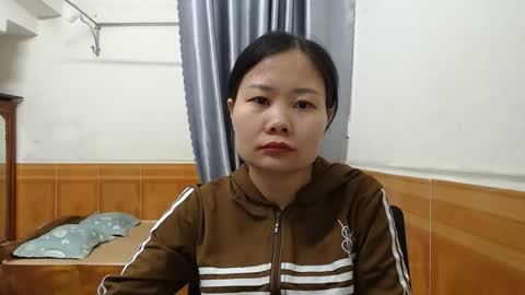 kitti_baby2x online show from February 3, 2026, 1:26 am