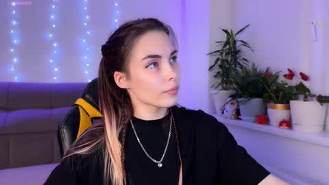 Veronica online show from September 29, 2025, 11:42 pm