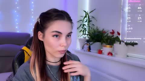 Veronica online show from October 4, 2025, 7:17 am