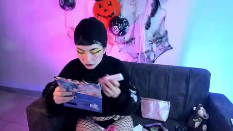 Snapshot of kitty__chs chatting on October 7, 2025, 11:07 am kitty__chs online show from October 7, 2025, 11:07 am