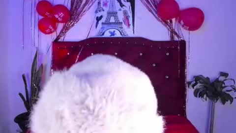 kitty__chs online show from February 18, 2026, 3:19 pm