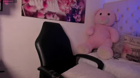 Snapshot of kitty__rouse chatting on April 23, 2026, 7:09 am Kitty online show from April 23, 2026, 7:09 am