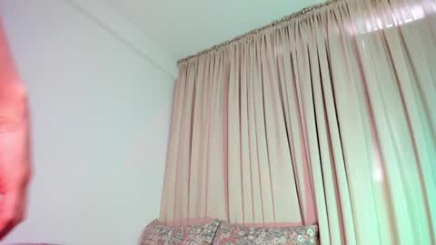 sophie online show from November 28, 2025, 4:20 pm