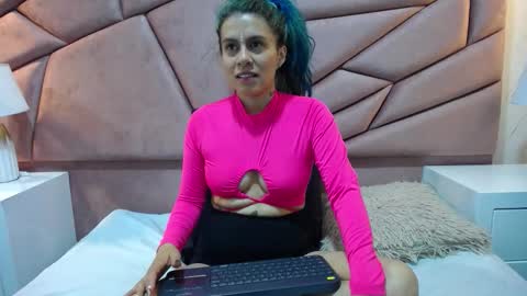 Snapshot of kitty_black15 chatting on November 2, 2025, 7:16 pm Kitty online show from November 2, 2025, 7:16 pm