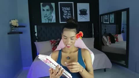 Kitty online show from November 23, 2025, 11:32 am