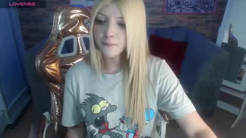 kitty_fox_b online show from February 24, 2025, 10:58 pm