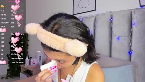 Snapshot of kitty_gang chatting on December 30, 2024, 2:31 am Camila online show from December 30, 2024, 2:31 am