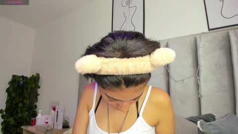 Snapshot of kitty_gang chatting on January 9, 2025, 2:22 am Camila online show from January 9, 2025, 2:22 am