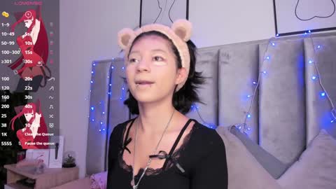 Snapshot of kitty_gang chatting on January 10, 2025, 2:35 am Camila online show from January 10, 2025, 2:35 am