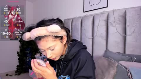 Snapshot of kitty_gang chatting on January 31, 2025, 2:37 am Camila online show from January 31, 2025, 2:37 am