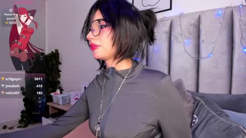 Snapshot of kitty_gang chatting on January 31, 2025, 8:43 am Camila online show from January 31, 2025, 8:43 am