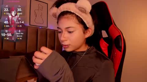 Snapshot of kitty_gang chatting on February 10, 2025, 2:30 am Camila online show from February 10, 2025, 2:30 am