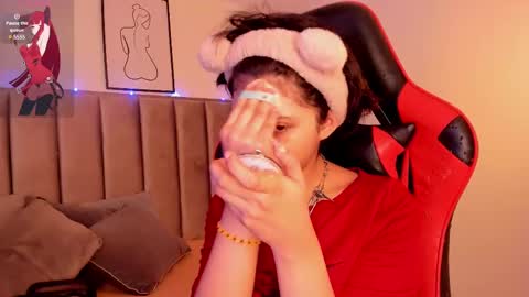 Snapshot of kitty_gang chatting on February 19, 2025, 2:44 am Camila online show from February 19, 2025, 2:44 am