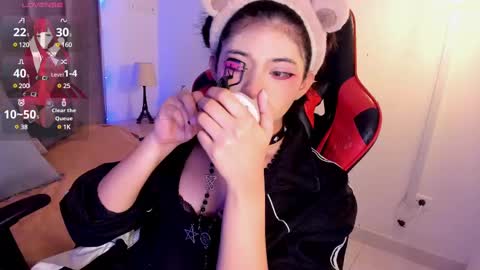 Snapshot of kitty_gang chatting on February 21, 2025, 3:01 am Camila online show from February 21, 2025, 3:01 am