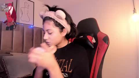 Snapshot of kitty_gang chatting on March 6, 2025, 2:41 am Camila online show from March 6, 2025, 2:41 am