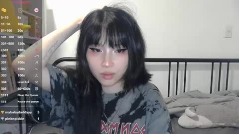 Snapshot of kitty_krush chatting on September 26, 2025, 1:09 am Kitty online show from September 26, 2025, 1:09 am