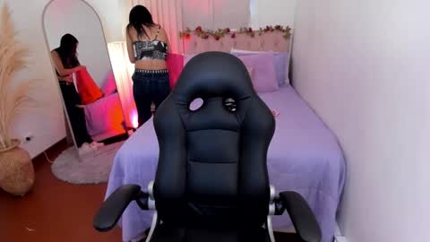 Kitty online show from December 14, 2025, 7:51 pm