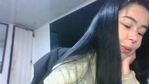 Snapshot of kitty_small69 chatting on July 3, 2026, 2:29 am kitty_small69 online show from July 3, 2026, 2:29 am