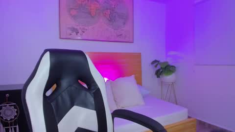 K I T T Y online show from February 12, 2026, 1:39 pm