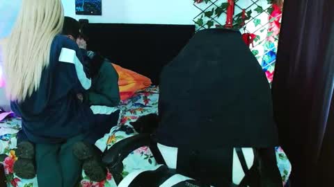 kitty_vaal online show from October 9, 2025, 4:16 pm