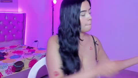 kitty_violet11 online show from February 15, 2026, 9:22 pm