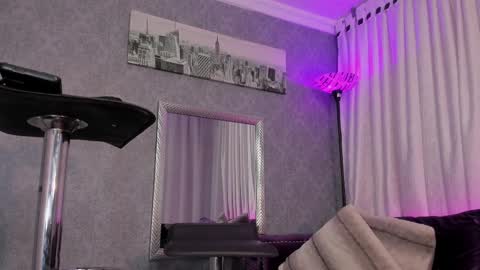 Snapshot of kitty_wichis chatting on December 13, 2024, 7:58 am Kendall Saray online show from December 13, 2024, 7:58 am
