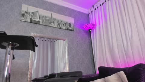 Snapshot of kitty_wichis chatting on December 16, 2024, 7:04 am Kendall Saray online show from December 16, 2024, 7:04 am